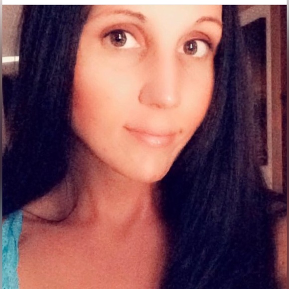 🌸Meet your Posher, Carly🌸 - Picture 9 of 15